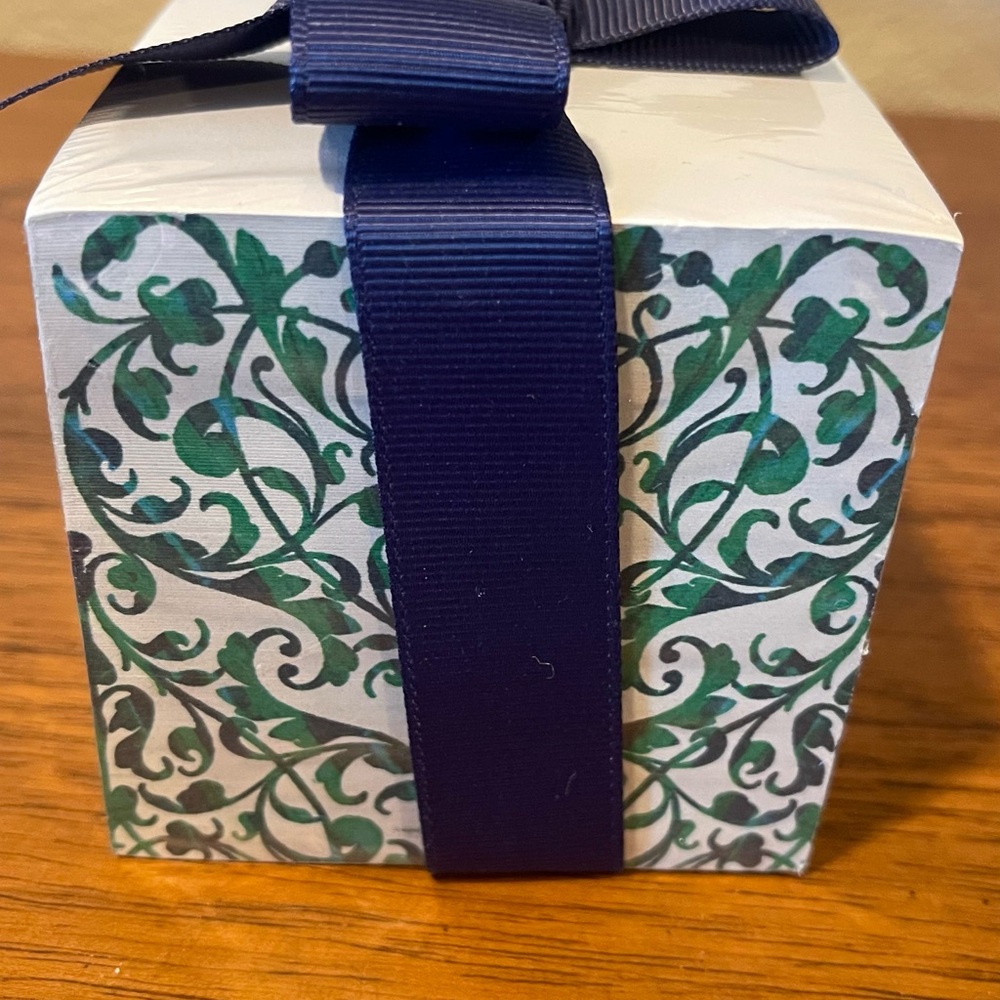 Elegant Green and Blue note pad